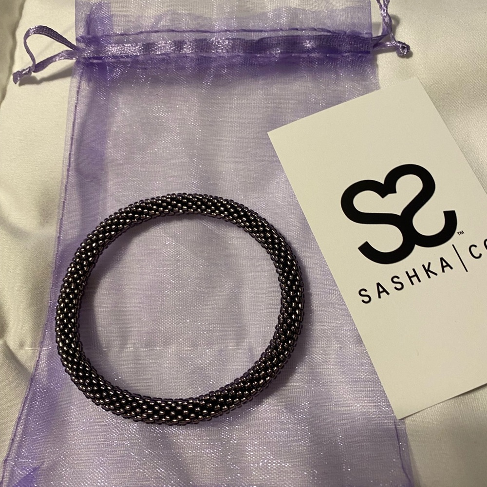 Saska bracelet. 8”